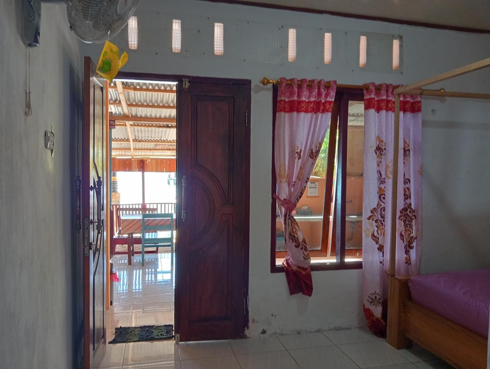 Mamalis Homestay 美娜多 外观 照片